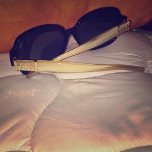 Tory Burch Prescription lensed Sunglasses 😎